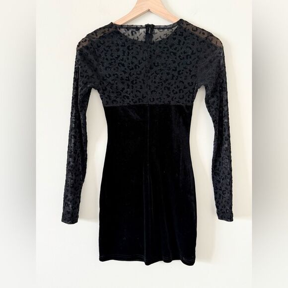 superdown Revolve Kimberly Mesh Sleeve Velvet Mini Dress in Black - Size XXS - Picture 7 of 11